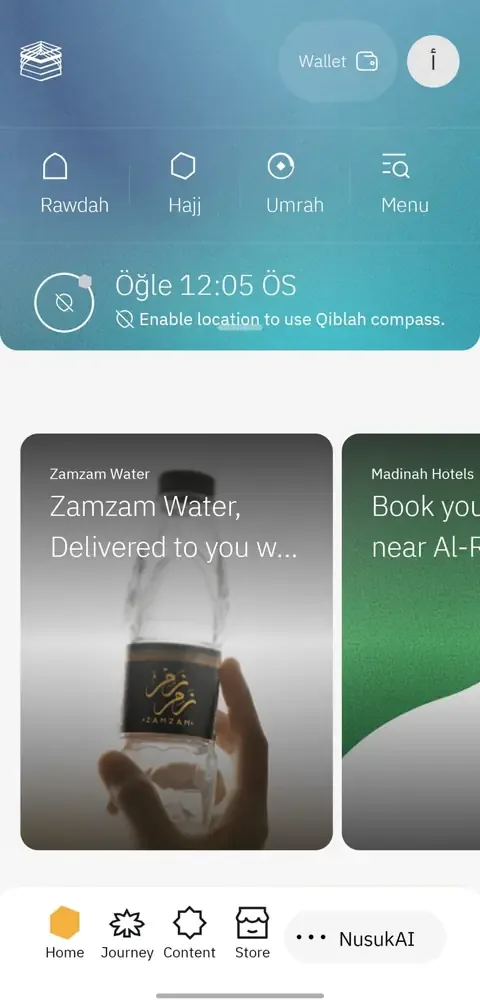 Nusuk uygulaması ana ekranı: Rawdah, Hajj, Umrah ve Menu kısayolları, altta Home, Journey, Content, Store ve NusukAI