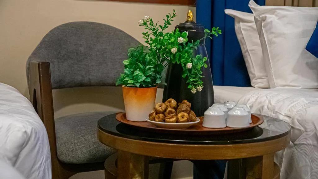 Rabwat Al Safwah Golden Hotel — 2